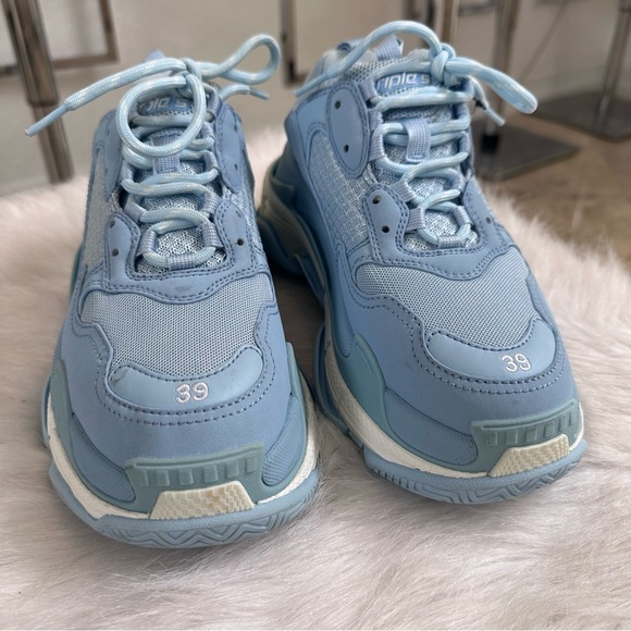 Balenciaga Triple S - Picture 8 of 11